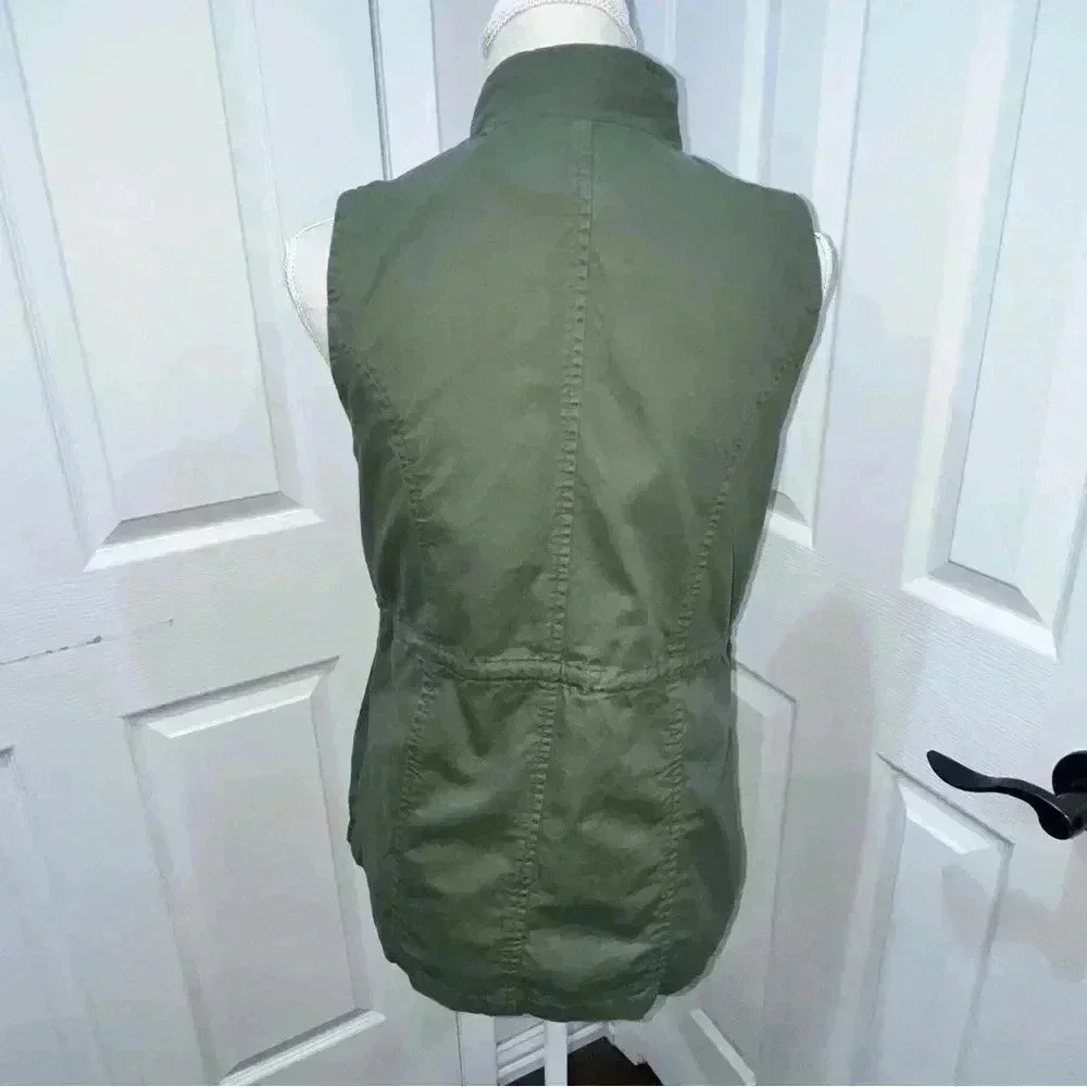 Market & Spruce Olive Sleeveless Vest with pockets and crochet lace deta…